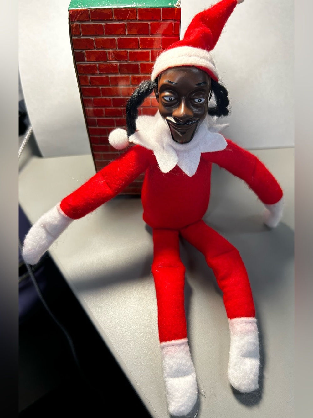 Snoop Dog Christmas Elf - Picture 2 of 4